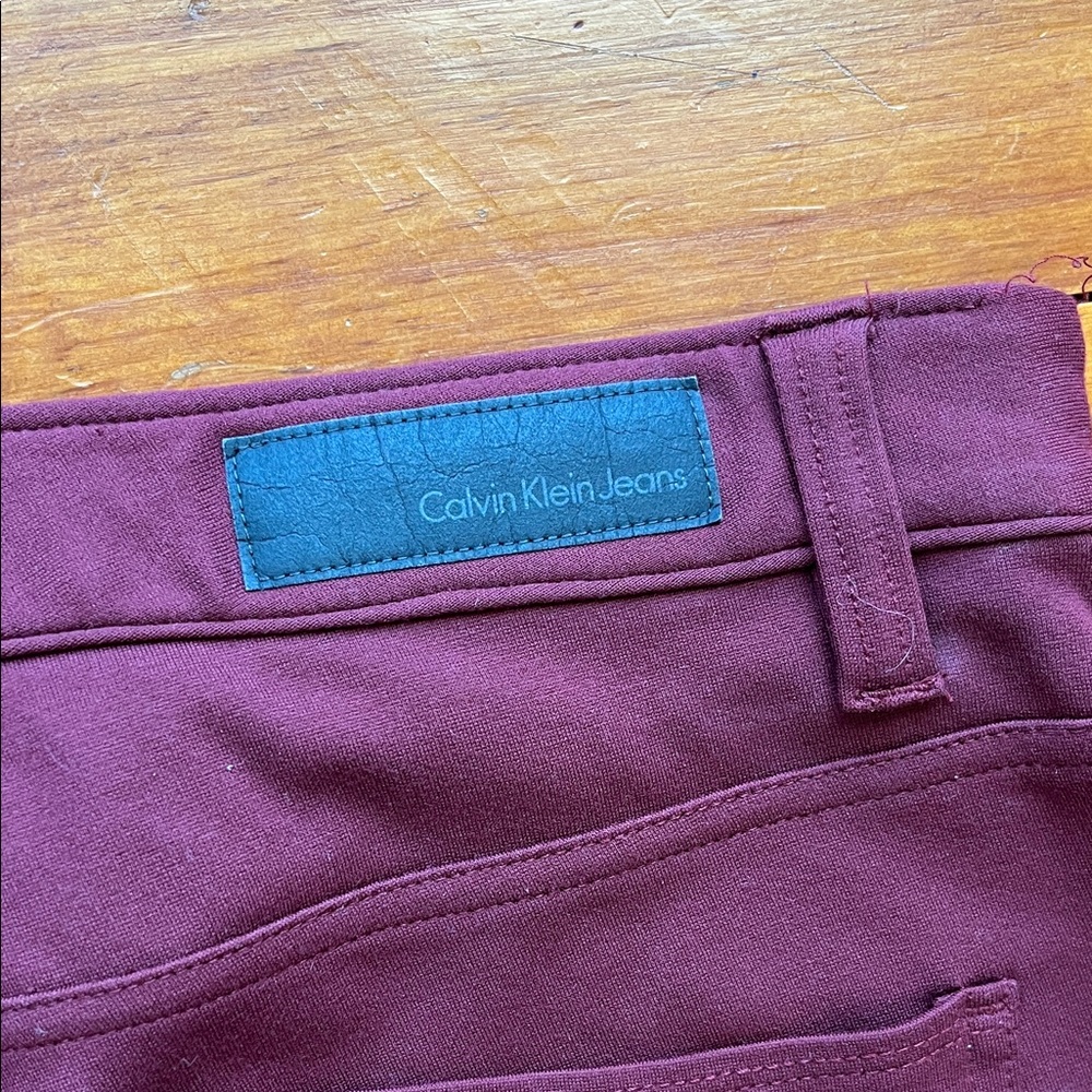 Calvin Klein Jeans Women's Maroon Stretch Leggings - Picture 4 of 9